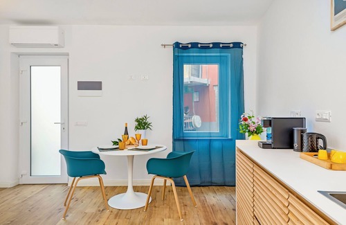 Riomaggiore Apartment | Lily ancient stone mansion dating back to the 1400s