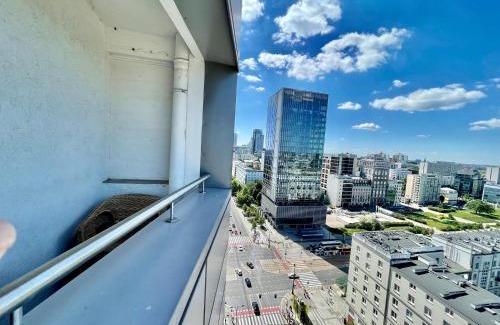 Srodmiescie Połnocne Apartment | LILY metro WiFi 1 Gbs 70'TV Netflix HBO Max AppleTV