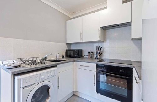 Saint Paul's Apartment | Lily's Escape 2 Bed Wilson St Bristol Apartment