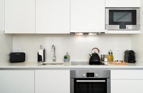 Alfama Apartment | Limehome Lisbon Calçada do Cardeal