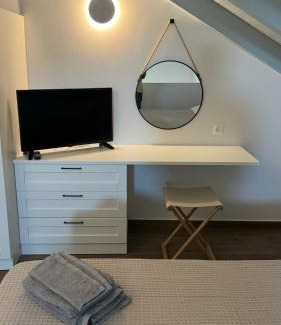 Vathy Apartment | Limone loft central square