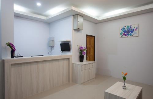 Choeng Thale Hotel | Lin House