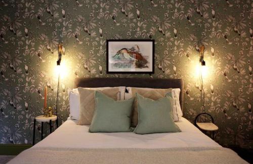 Lincoln Apartment | Lincoln Apartment freshly renovated common views