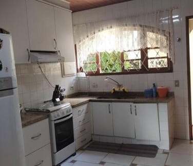 Jardim do Embaixador House | Linda casa 3 qtos com 1 suite a 1km de Capivari
