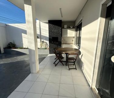 Penha House | Linda casa no centro de Penha