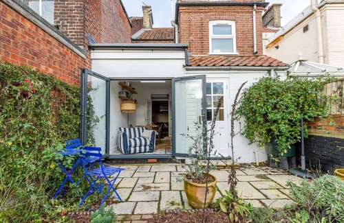 Norwich House | Lindley Terrace | A stylish 2-bedroom home located within easy walking distance of Norwich City cent