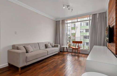 Liberdade Apartment | Lindo apartamento com 3 Quartos e Sacada na Liberdade