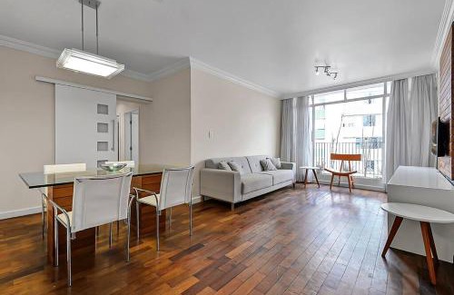 Liberdade Apartment | Lindo apartamento com 3 Quartos e Sacada na Liberdade