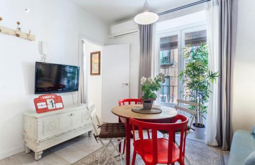 Barrio de las Letras Apartment | Lindo en Madrid