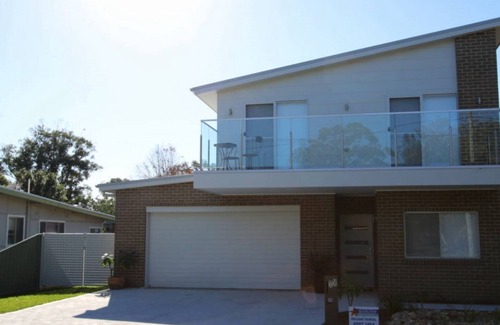 Hawks Nest House | LindyLoo 13 Binda St, Hawks Nest