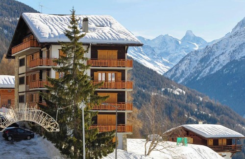 St. Luc Apartment | Linen is not included in the service. We provide, if desired, linen packages including bed linen, ba