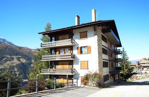 St. Luc Apartment | Linen is not included in the service. We provide, if desired, linen packages including bed linen, ba
