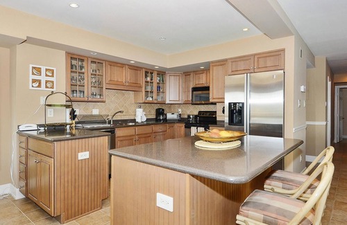Rehoboth Beach Condo | LINENS & DAILY ACTIVITIES INCLUDED*!. OCEAN & LAKE VIEWS - OCEANFRONT/BOARDWALK BUILDING W/ROOFTOP POOL