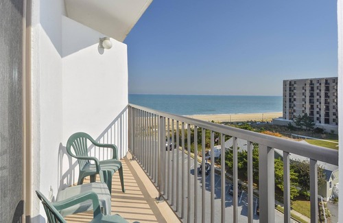 Rehoboth Beach Condo | LINENS & DAILY ACTIVITIES INCLUDED*!. OCEAN & LAKE VIEWS - OCEANFRONT/BOARDWALK BUILDING W/ROOFTOP POOL