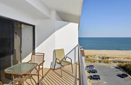 Rehoboth Beach Condo | LINENS & DAILY ACTIVITIES INCLUDED! OCEANFRONT/BOARDWALK BUILDING W/ROOFTOP POOL Furnished for comfort after a day in the sun. Relax in this 1100 sq ft unit with great southern exposure and lovely ocean views