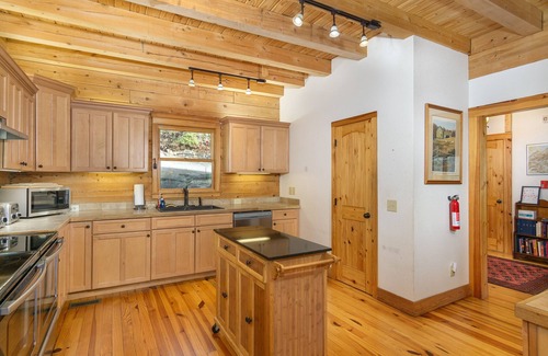 Montreat Cabin | Linger Longer Lodge | Spacious Home in Beautiful Montreat With Mountain Views!