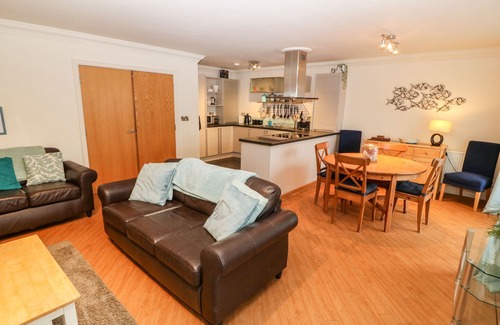 Edern Apartment | LINKSWAY, pet friendly, country holiday cottage in Morfa Nefyn