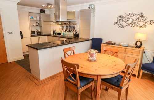 Edern Apartment | LINKSWAY, pet friendly, country holiday cottage in Morfa Nefyn