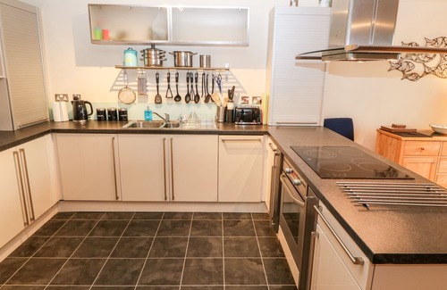 Edern Apartment | LINKSWAY, pet friendly, country holiday cottage in Morfa Nefyn
