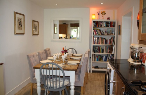 Mevagissey House | LINTON - 3 bed, 3 ensuite. Sleeps 6. Short walk to harbour, beach and coast path