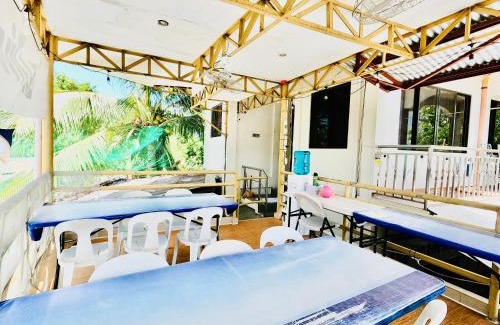 Basdiot Bed & Breakfast | Lion Dive Resort