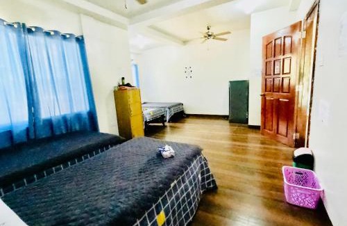 Basdiot Bed & Breakfast | Lion Dive Resort