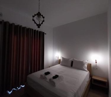 Himare Hotel | Lion's lair