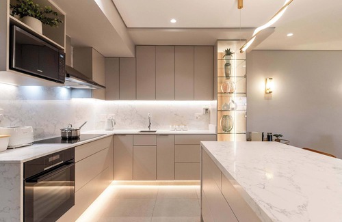 Clifton Apartment | Lisburn On Clifton Beach House - Modern with views