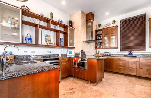 Estate Queens Quarter Apartment | Lissette Manor - 5BR historical estate