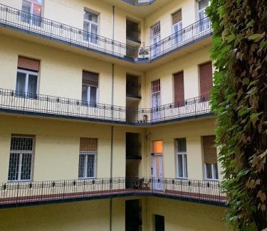 Terezvaros Apartment | Liszt Ferenc LONG-TERM BUDGET Apartments