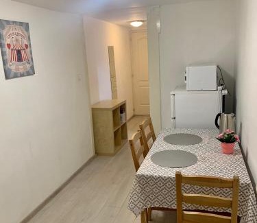 Terezvaros Apartment | Liszt Ferenc LONG-TERM BUDGET Apartments