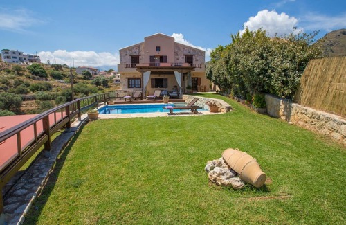 Megala Chorafia Villa | Lithos - Three Bedroom Villa, Sleeps 5