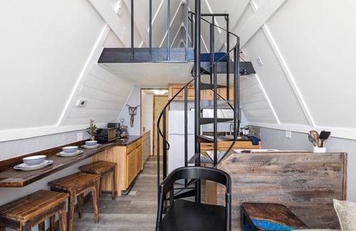 Lampe Cabin | Little Aframe w/Exclusive Fire pit, Pet Friendly, Dogwood Canyon-15 min