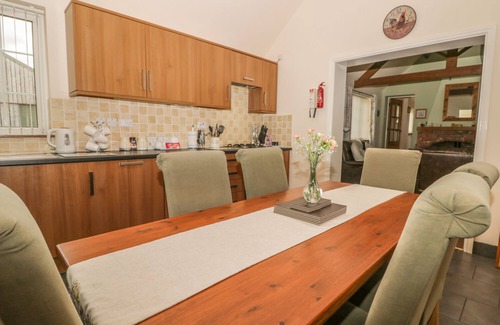 Buckton Cottage | LITTLE ARGHAM COTTAGE, pet friendly, with open fire in Rudston