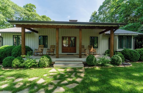 Highlands Cabin | Little Bear Pen | Beautifully Renovated Home on Little Bear Pen Mountain with Spectacular Views
