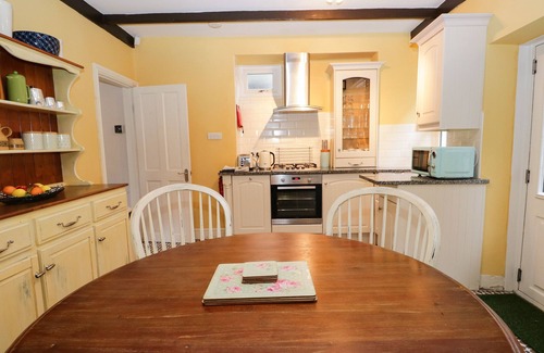 Bowness-on-Windermere Cottage | LITTLE BROOK COTTAGE, pet friendly in Bowness-On-Windermere