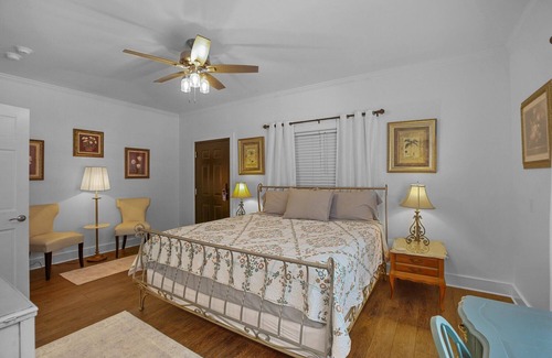 Washington Hotel | Little Inn on Main 214 West Main Street
