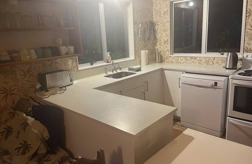 Kaiteriteri House | Little Kaiteriteri Rose's bach -3min walk to beach