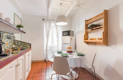 Nettuno Apartment | Little Medieval House Nettuno