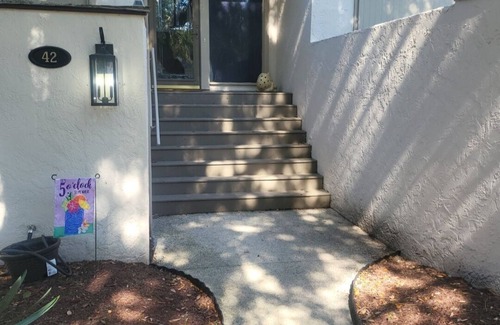 Georgetown Condo | Little slice of heaven 2-bedroom condo in superb Georgetown with deck on lake