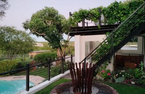Uitenhage Bed & Breakfast | Little Tree loft 2