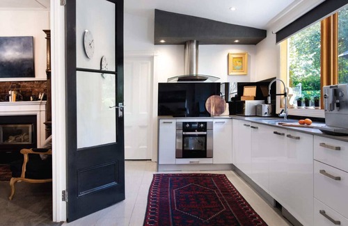 Daylesford House | Little Wombat Summary