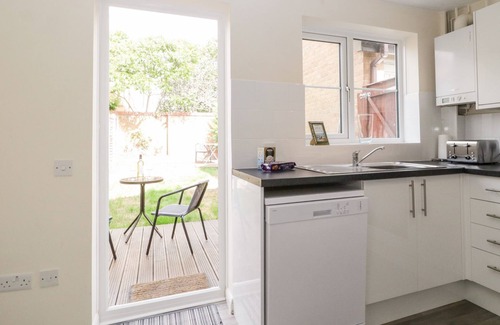 Bournemouth Cottage | LITTLEDOWN, family friendly, with a garden in Bournemouth
