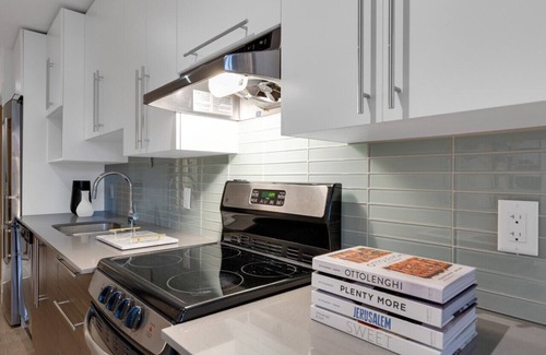 Downtown Montreal Apartment | LiV MTL Downtown-402 Spacious 2BR Suite + Lounge