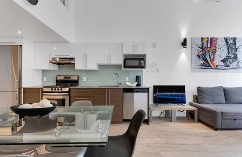 Downtown Montreal Apartment | LiV MTL Downtown-502 Spacious Duplex + Mezzanine