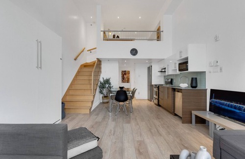 Downtown Montreal Apartment | LiV MTL Downtown-502 Spacious Duplex + Mezzanine