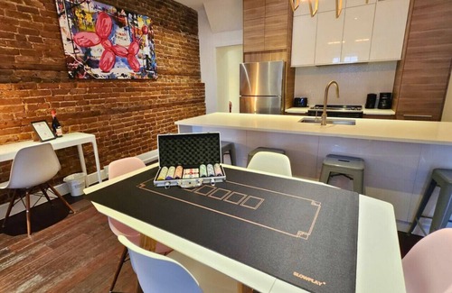 Plateau Mont Royal Apartment | LiV MTL Soho-5&6 Connected Penthouse + Rooftop