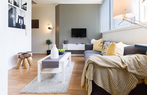Surry Hills Apartment | Live in the heart of Surry Hills - walk to City