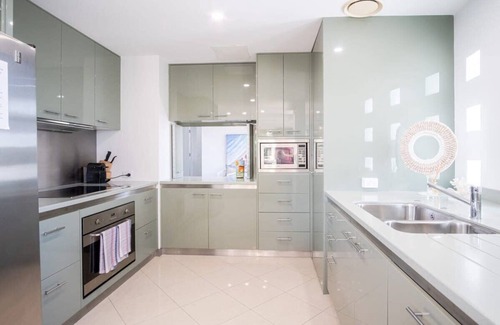 Moffat Beach Apartment | Live like a local In The Heart of Moffat Beach