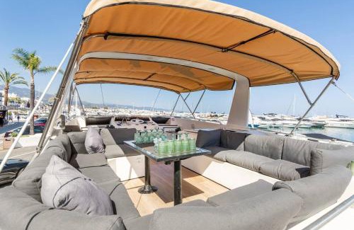 Manilva House | Live on a luxury 65ft yacht in Duquesa- Estapona